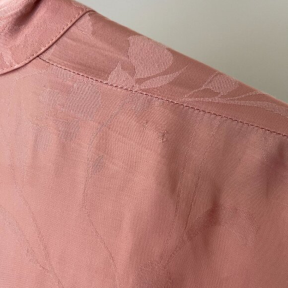 Women's Nuuly x SPELL Pink Embroidered Peacock Silky Robe Size S/M Small Medium - Picture 12 of 12